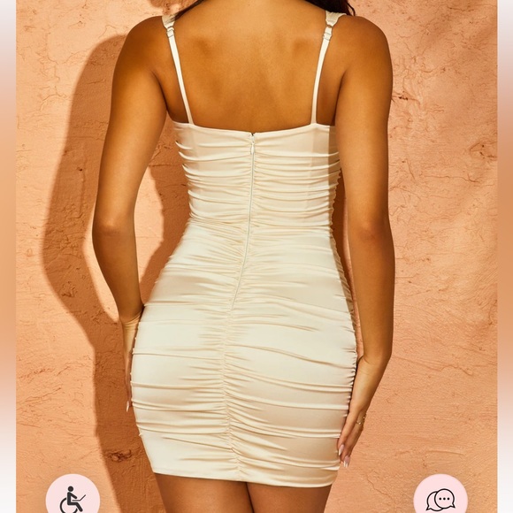 Oh Polly ivory sweetheart mini dress - Picture 2 of 2